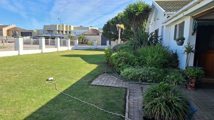 4 Bedroom Property for Sale in Bluewater Bay Eastern Cape
